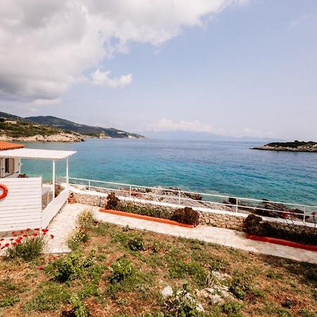 Floreika Studio By The Sea Skinaria Exterior photo