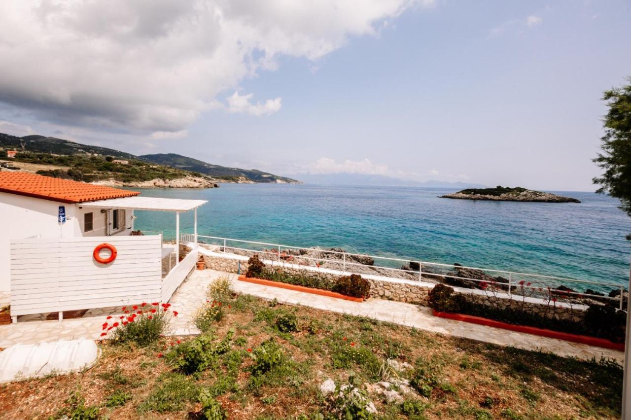 Floreika Studio By The Sea Skinaria Exterior photo