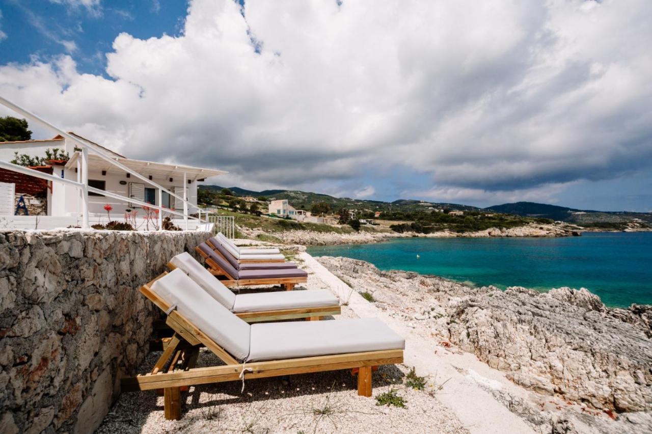 Floreika Studio By The Sea Skinaria Exterior photo