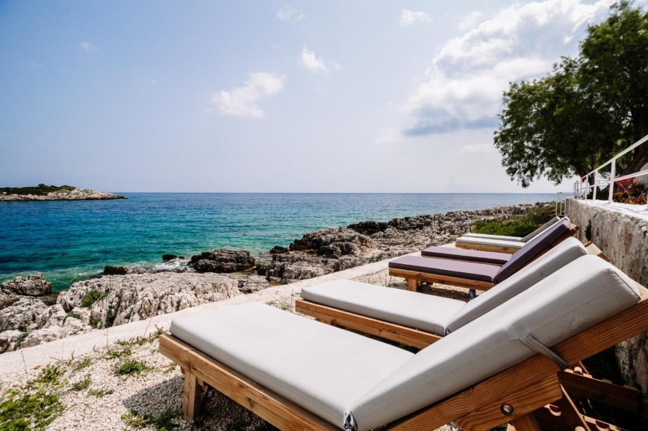 Floreika Studio By The Sea Skinaria Exterior photo