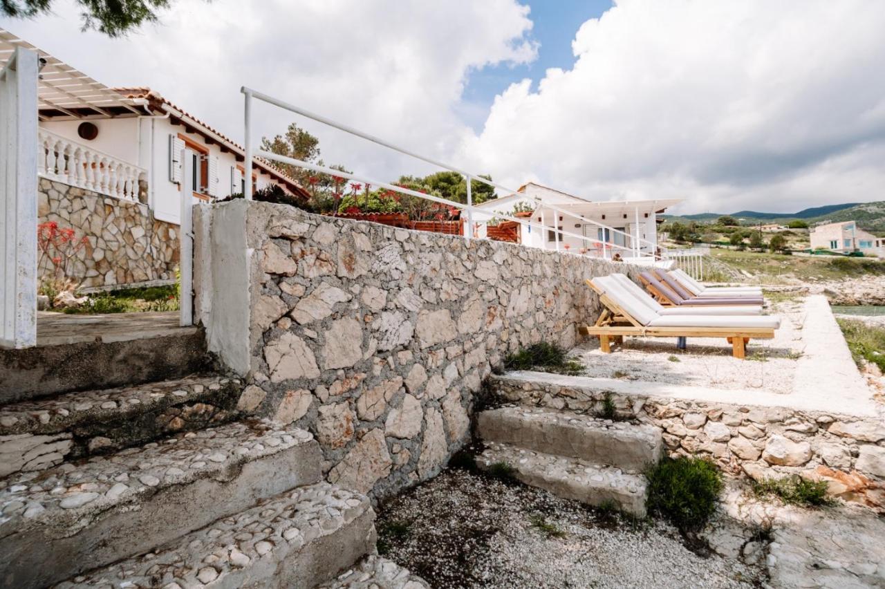 Floreika Studio By The Sea Skinaria Exterior photo